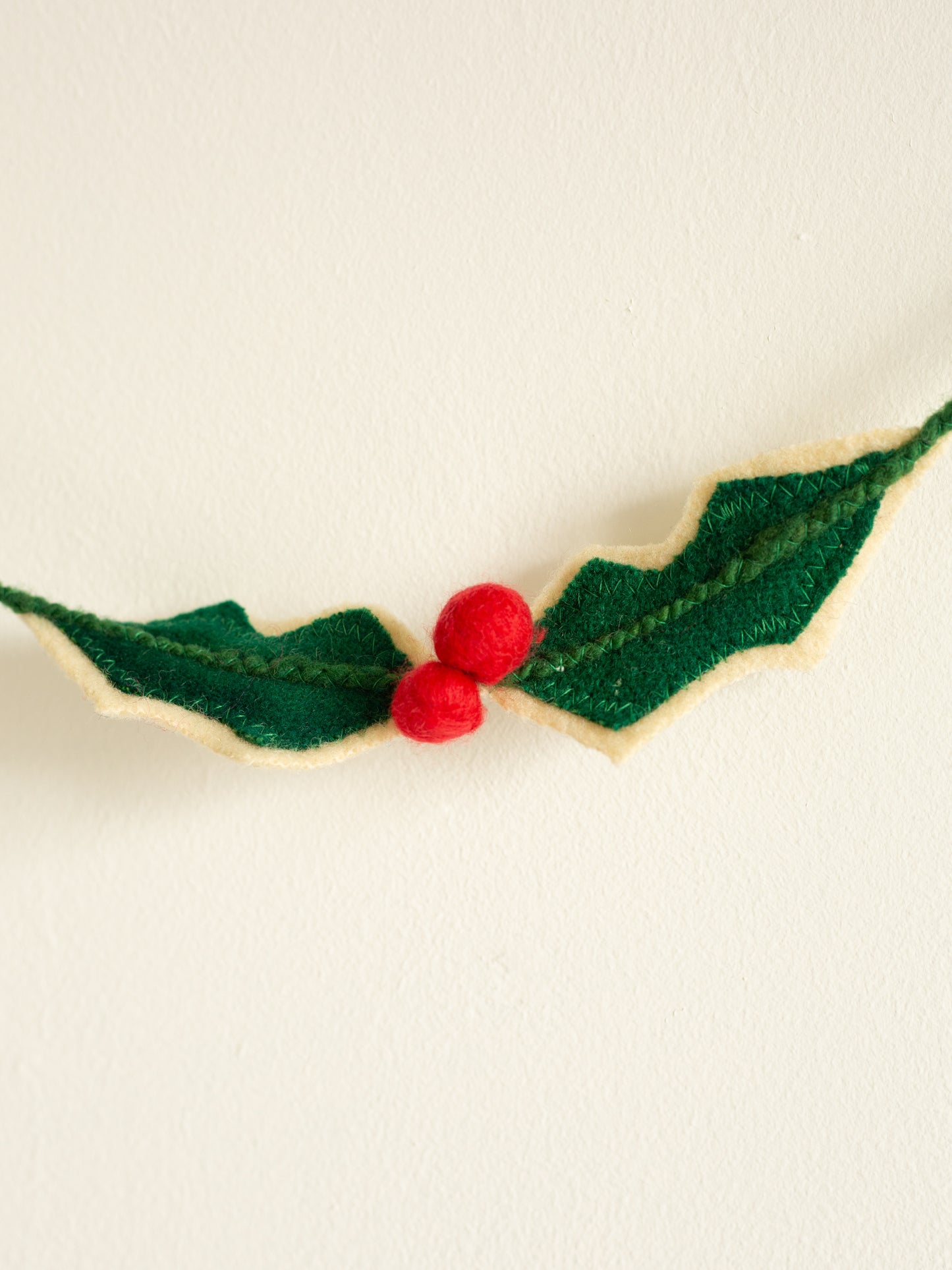 Woolly Holly String - Bunting - Green/Red/Cream