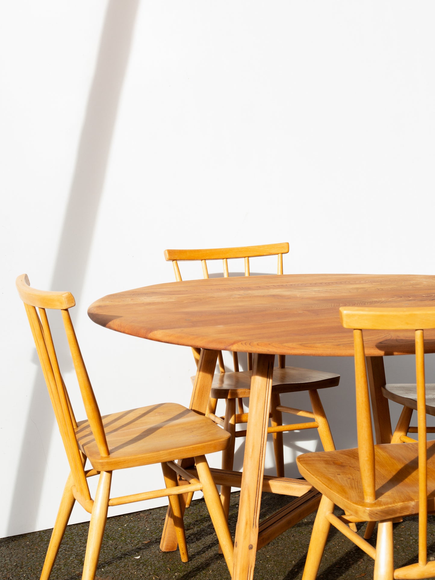 Ercol 377 Drop Leaf Dining Table Old Colonial - Fully Restored - Round