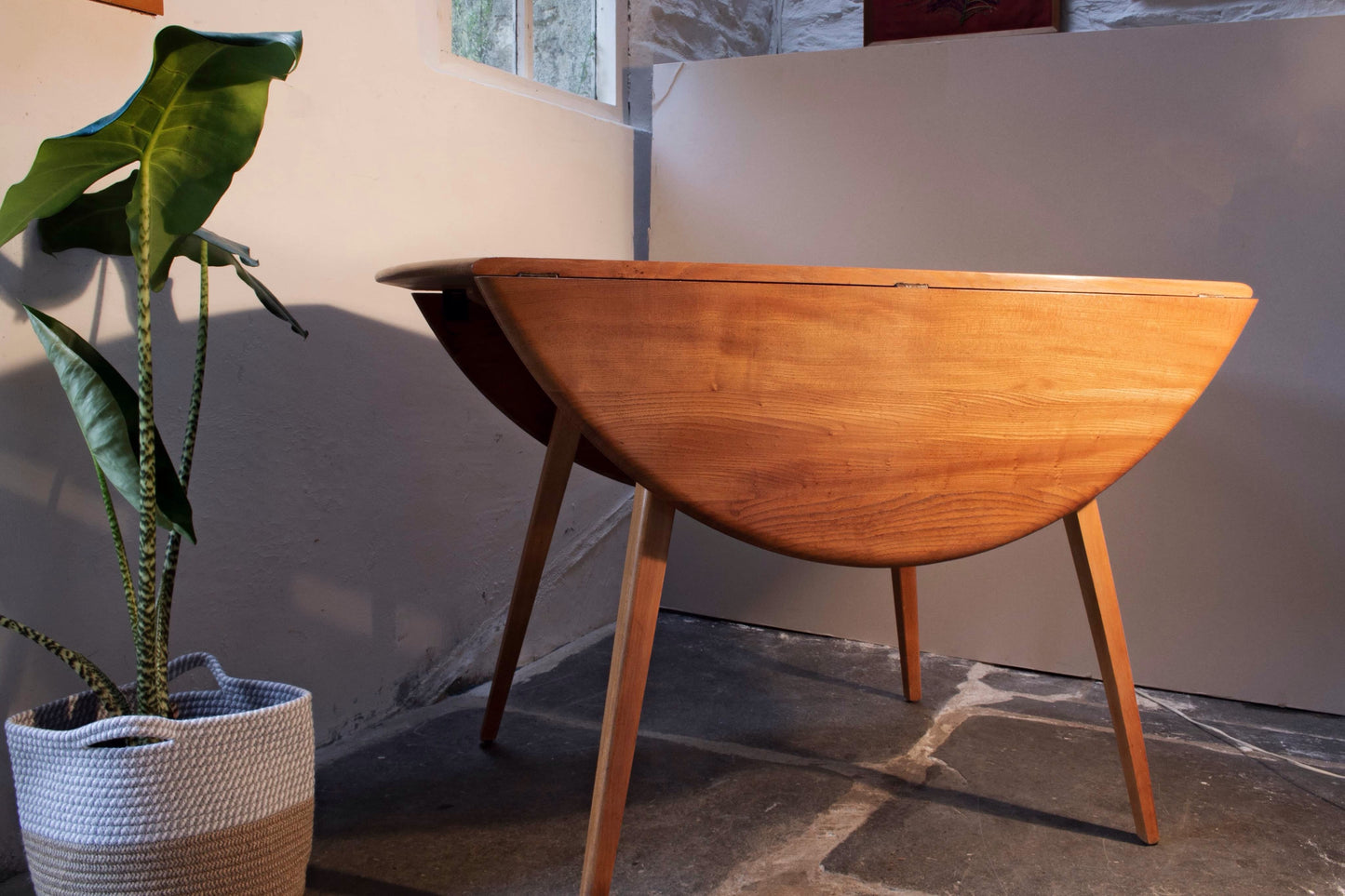 Ercol Drop Leaf Table - Round
