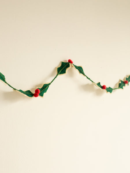 Woolly Holly String - Bunting - Handmade Decoration - Green/Red/Cream