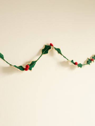 Woolly Holly String - Bunting - Handmade Decoration - Green/Red/Cream