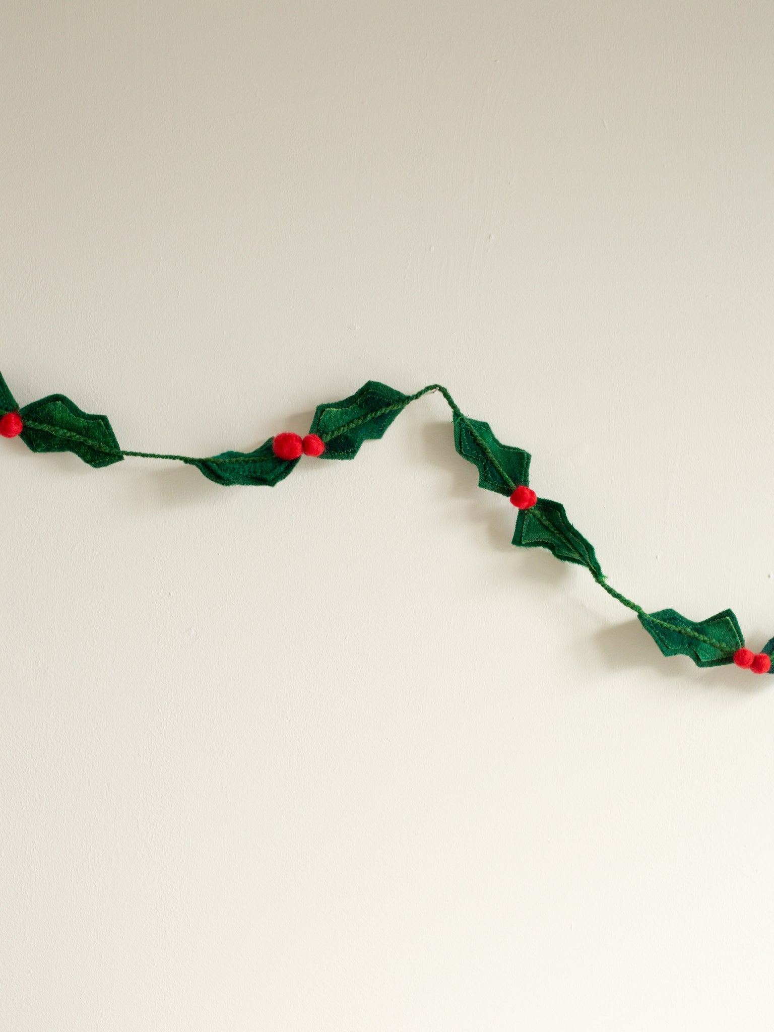 Woolly Holly String - Bunting - Handmade Decoration - Green/Red