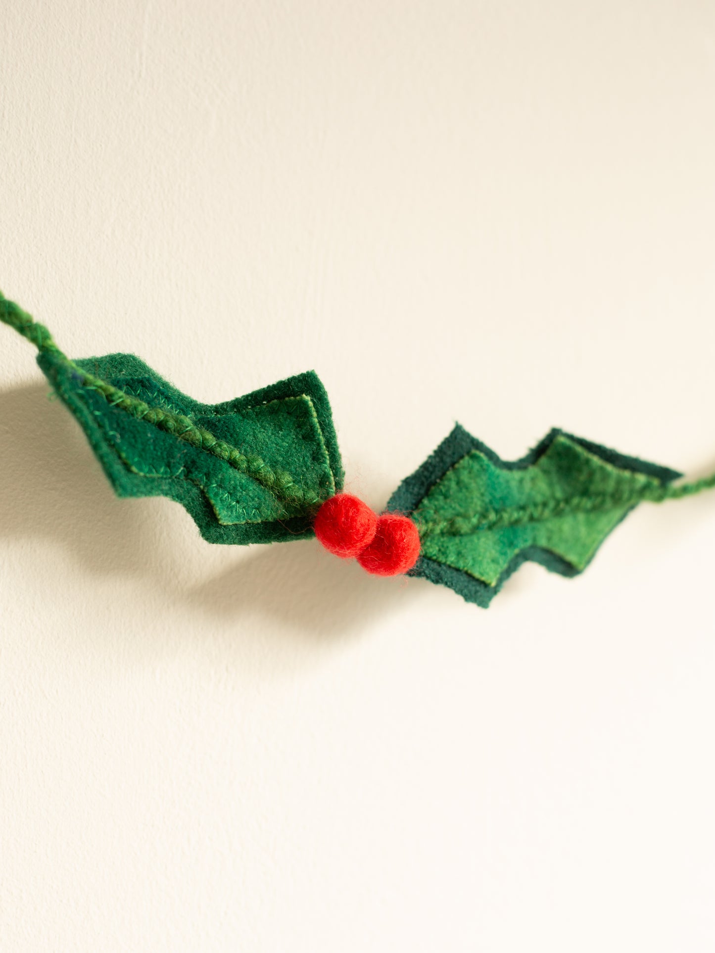 Woolly Holly String - Bunting - Green/Red