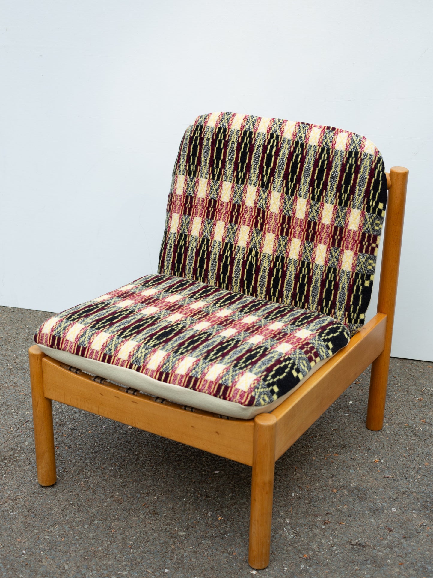 Ercol Blonde 747 Lounge Chair - Welsh Tapestry - Red/Yellow/Cream/Black No.1