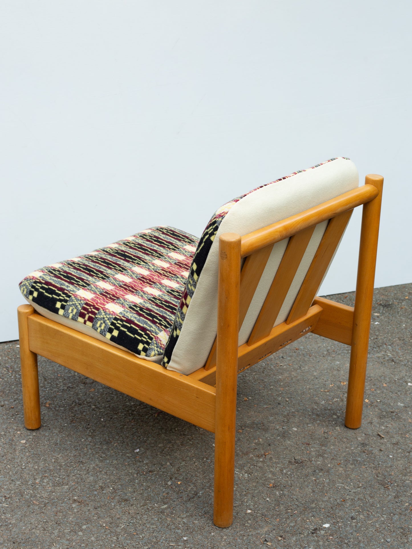 Ercol Blonde 747 Lounge Chair - Welsh Tapestry - Red/Yellow/Cream/Black No.1