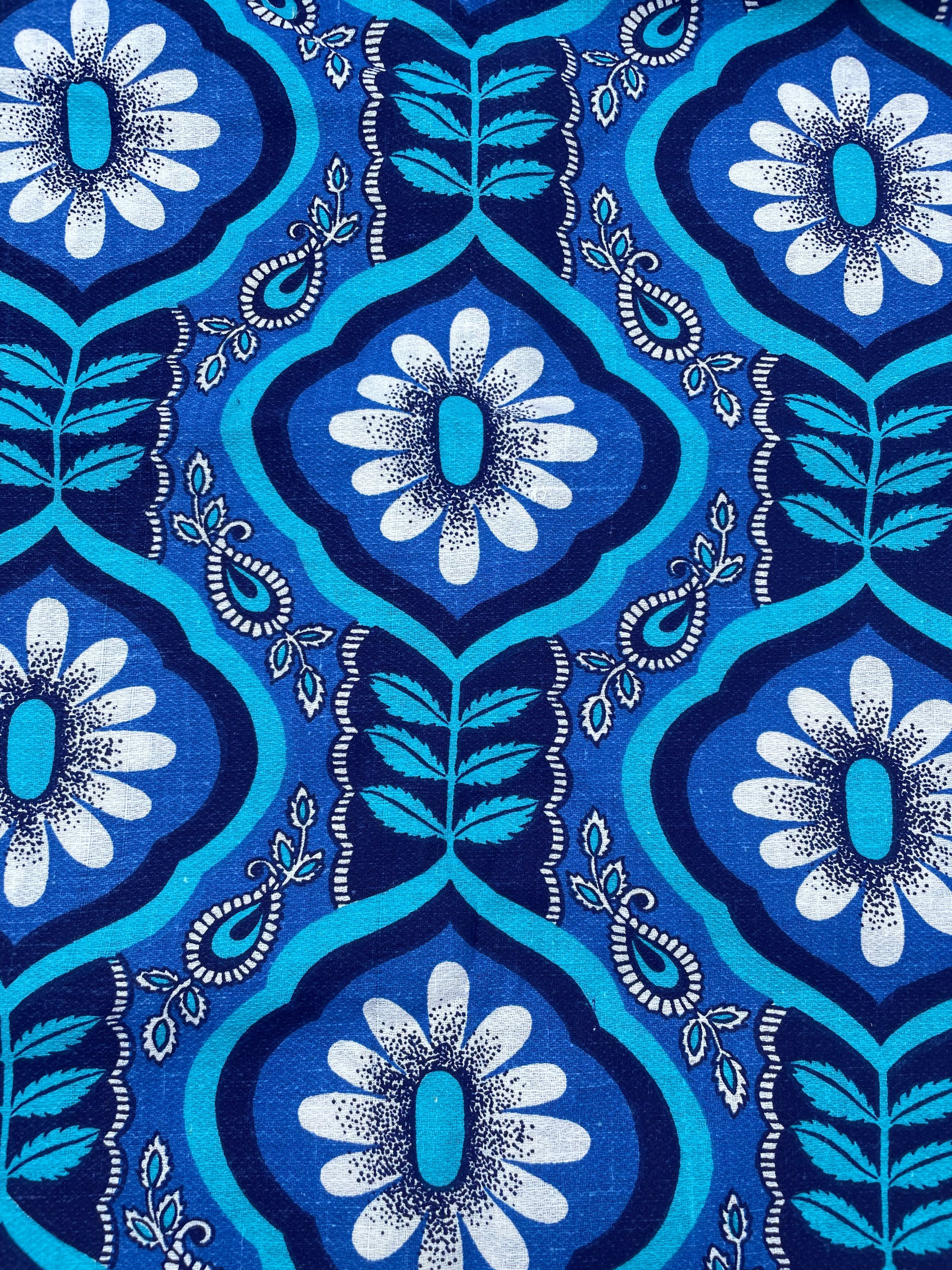 Wooden deckchair - 1970's Daisy vintage floral pattern blues 