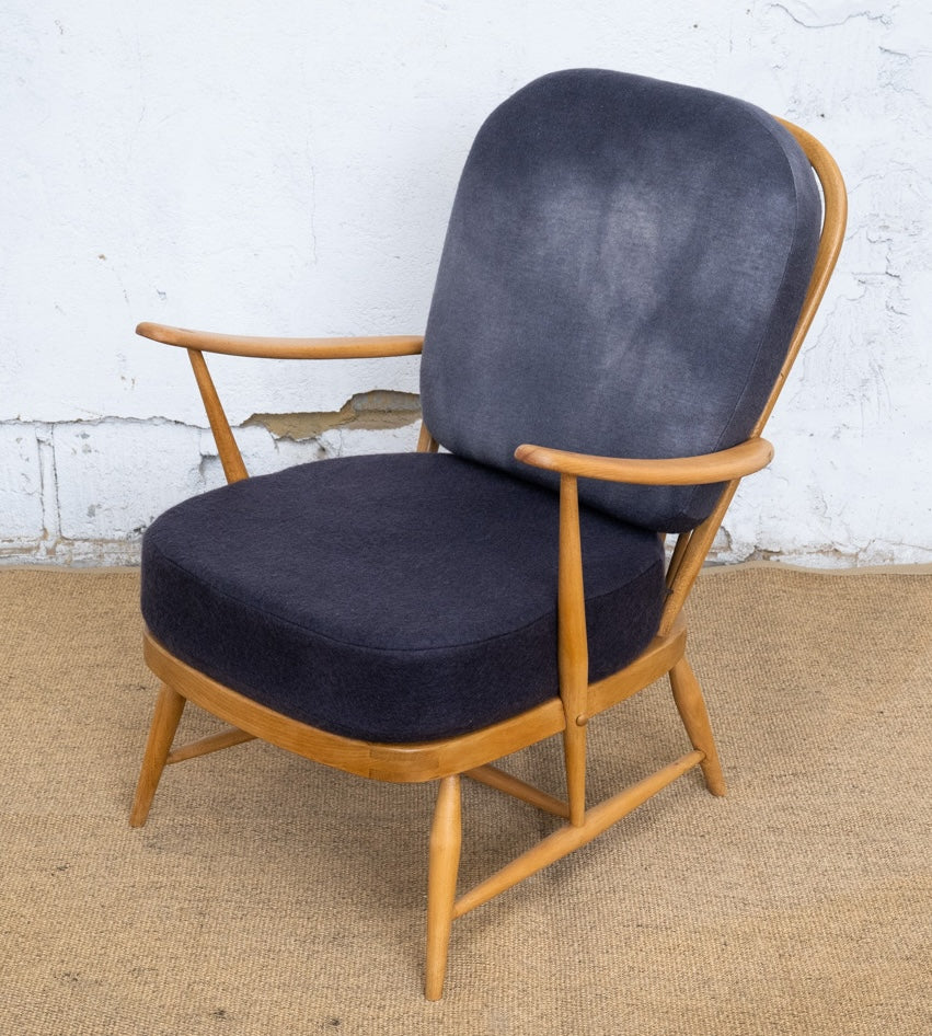 Ercol Windsor 335 Armchair - Grey/Grey Wool Covers