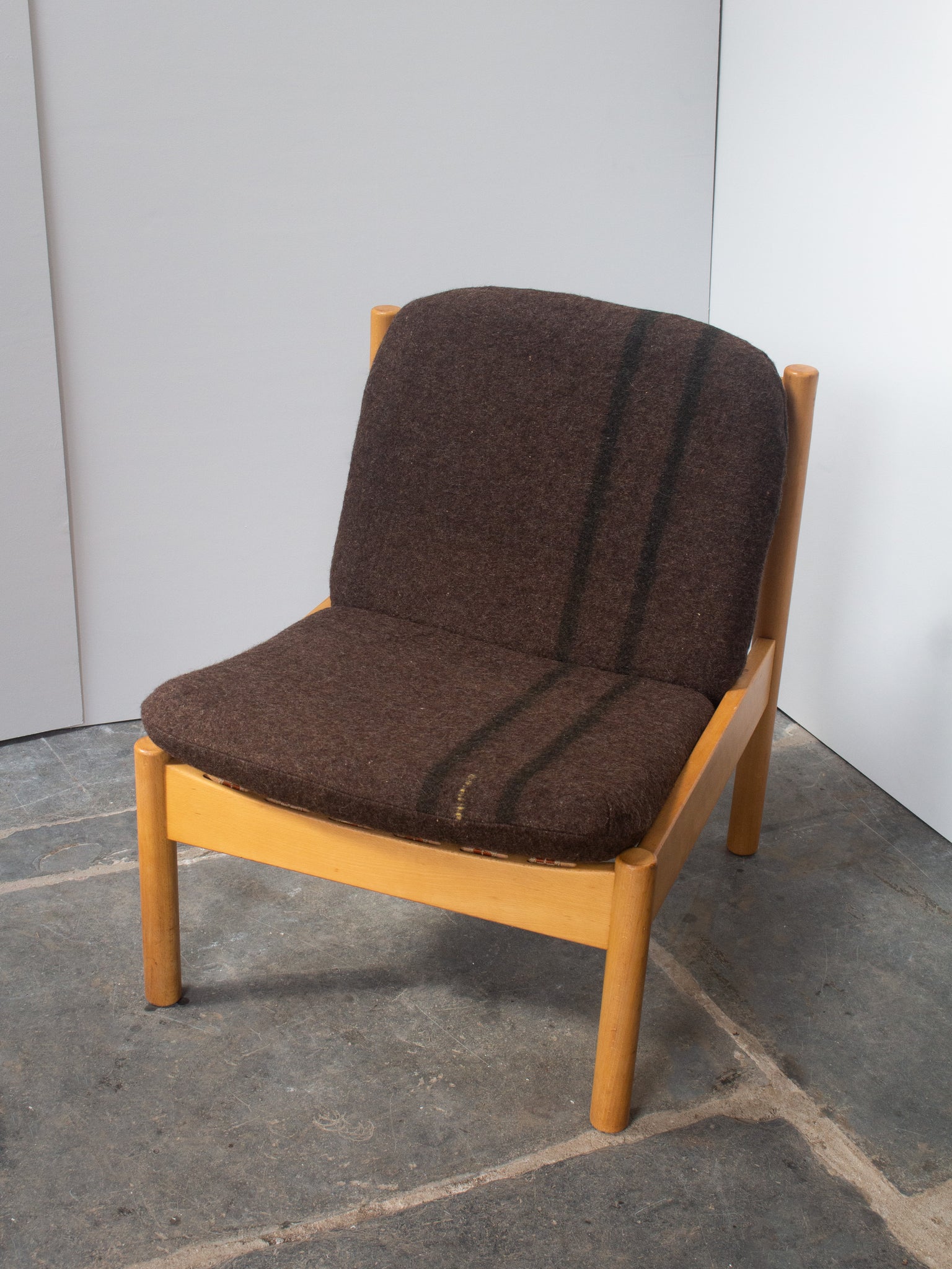 Ercol Blonde 747 Lounge Chair - Brown
